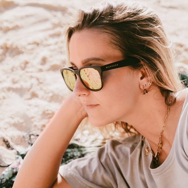 @emma_fages , discovering the islands with her Mundaka sunglasses. Designed for those who live by the sun and the ocean. ☀️ Comfort, style, protection - everything you need this summer. #mundakaoptic #islandmood #surfandstyle #madeforwanderers